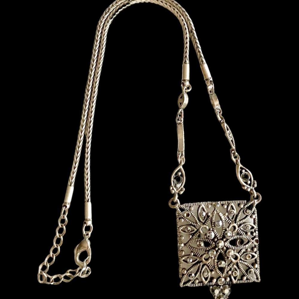 Gorgeous silver marcasite pendant 1" necklace 16". Lobster claw